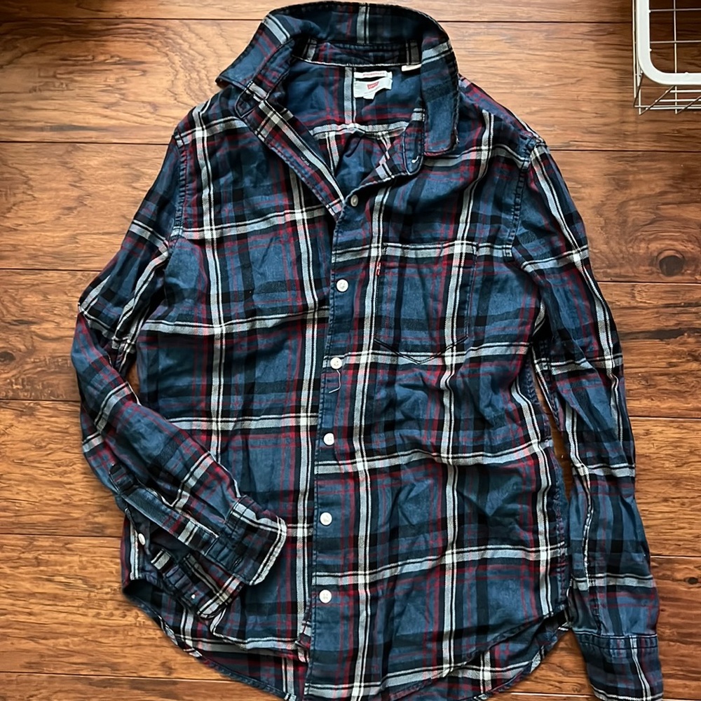 Levi’s boyfriend fit blue and red flannel